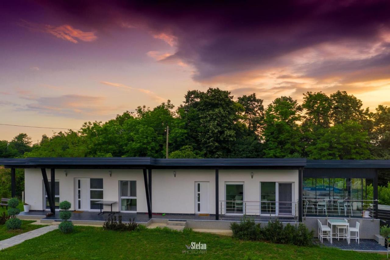 Villa Kuce Za Odmor -Japin Breg Ðurđevac Exterior foto